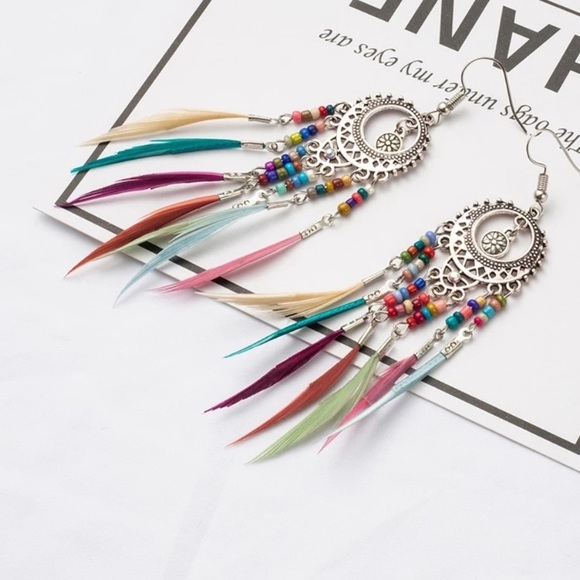 🪶 FEATHER DROP EARRINGS - Picture 3 of 3